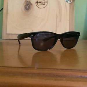 Foster grant polarized sunglasses